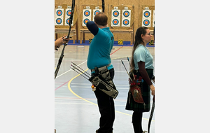 Un archer sur le pas de tir des hommes Barebow au championnat de Bretagne individuel